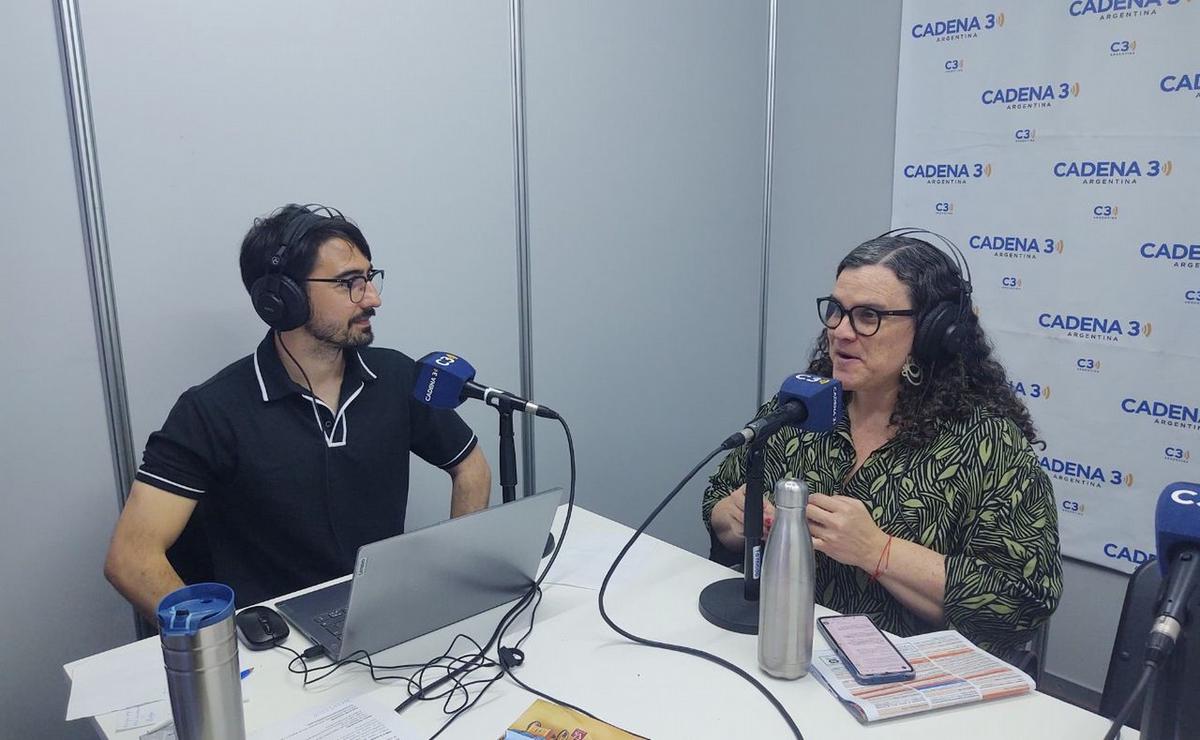 FOTO: Amplia concurrencia y variadas propuestas: continúa la Feria del Libro Rosario.