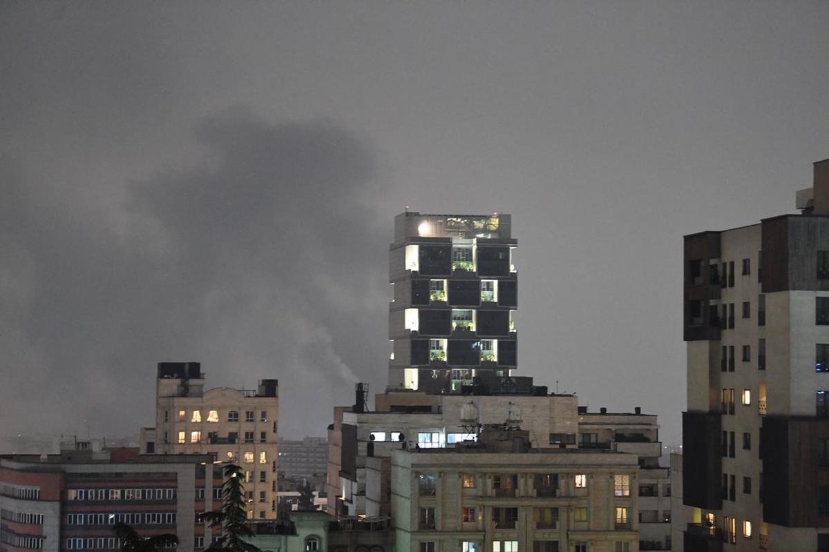 Al menos 15 personas murieron luego de un ataque israelí-estadounidense en una zona industrial de Irán.