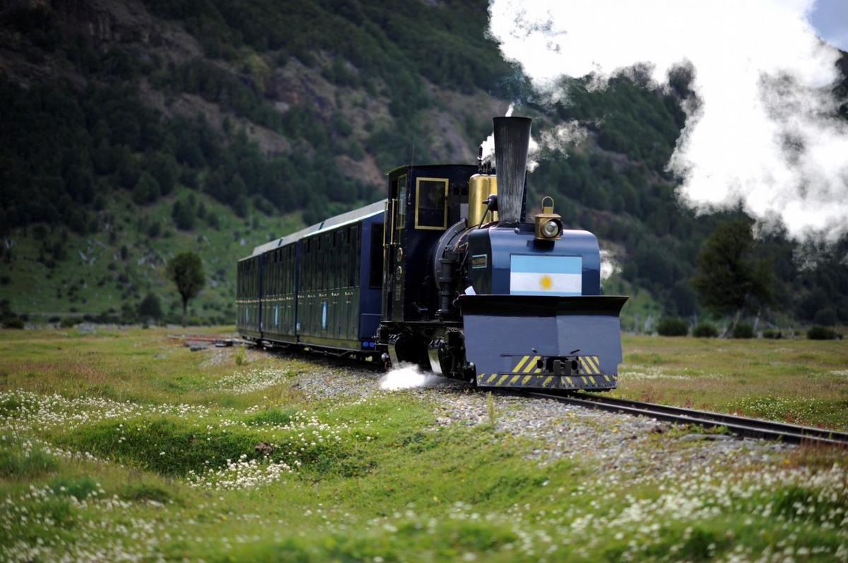 Viajar en el Tren del Fin del Mundo, una actividad obligada en Ushuaia