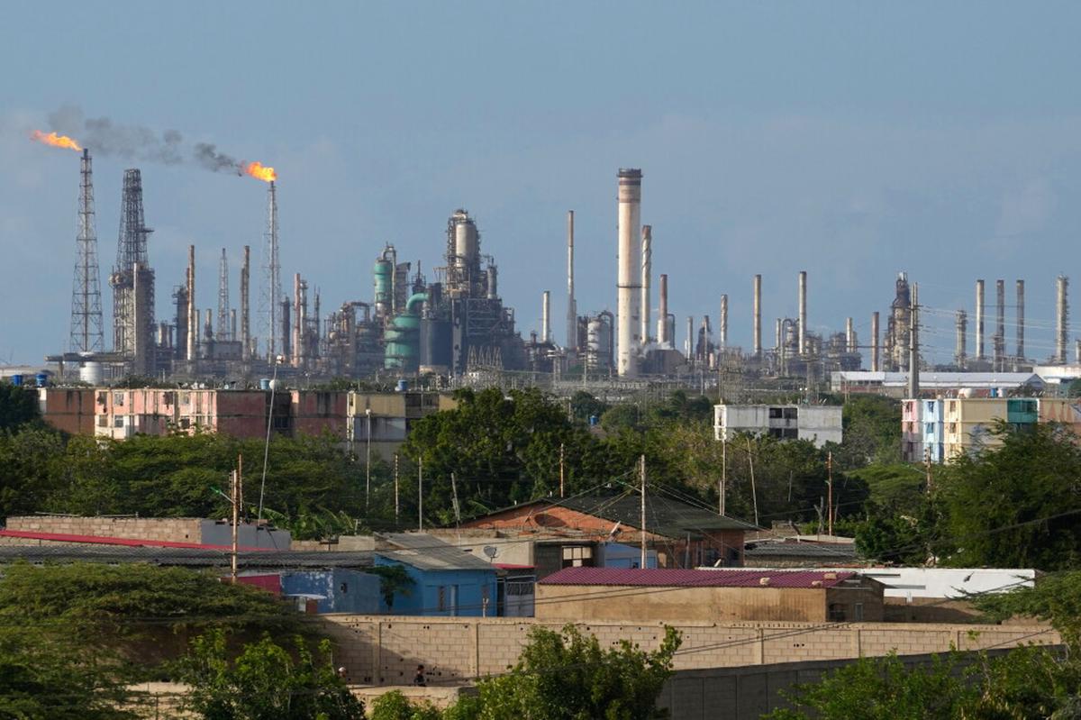 ¿Qué sabemos del acuerdo que da a EEUU acceso a vastas reservas de petróleo en Venezuela?