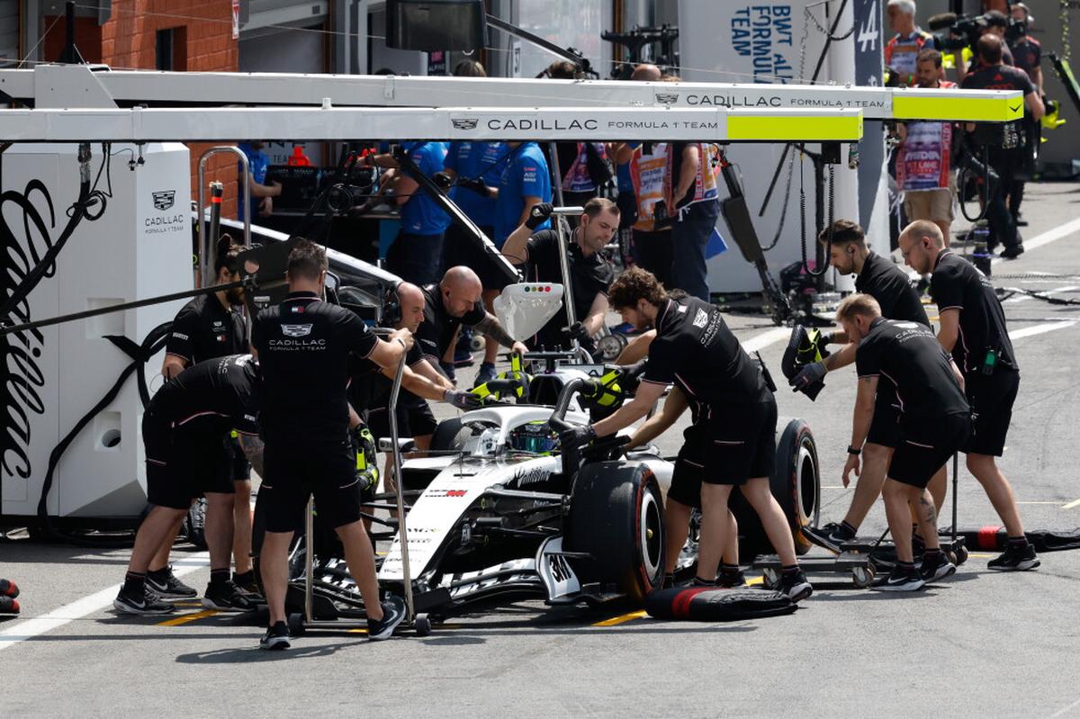 Cadillac reemplaza al jefe de equipo Graeme Lowdon una semana antes de reanudarse la F1