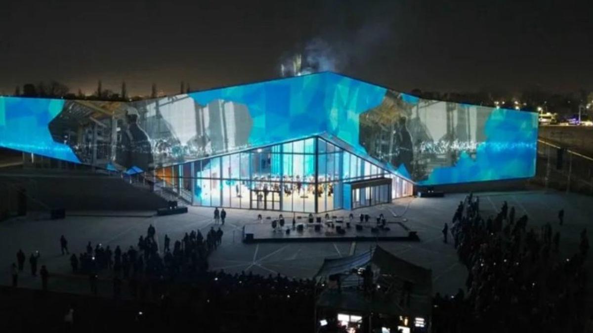 El centro de convenciones de Domuyo, en la alta montaña neuquina, es el escenario de un encuentro argentino-chileno por temas de integración regional fronteriza.