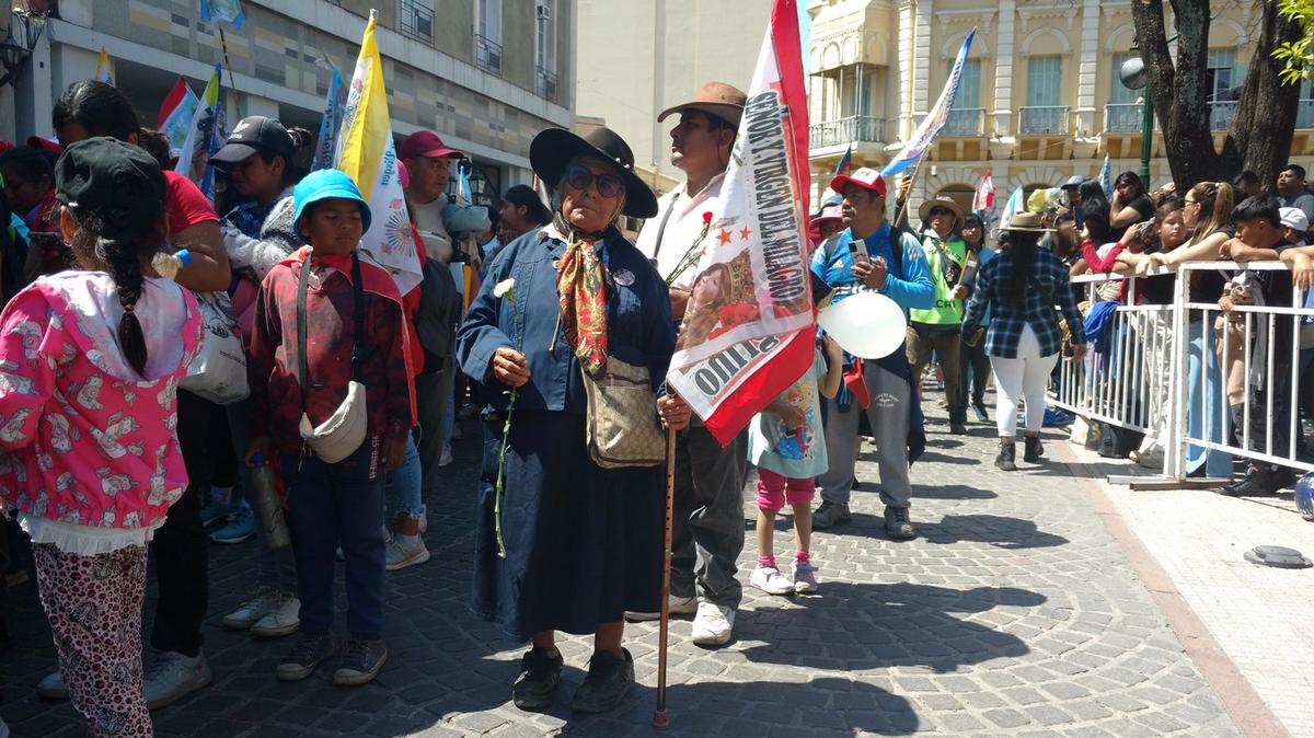 FOTO: El cansancio se ve en la fe de tantos peregrinos