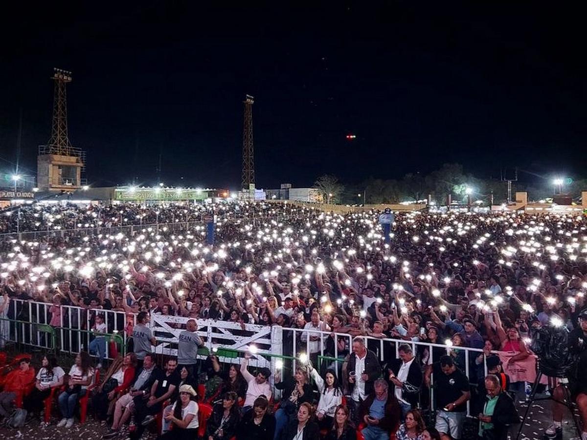 FOTO: Padre de Festivales en Deán Funes