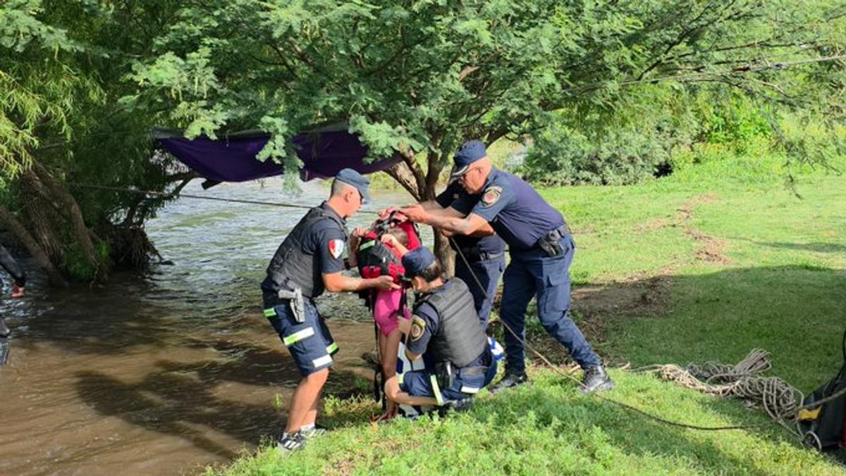 Ocho personas rescatadas en Córdoba tras la crecida del río en Villa de Soto