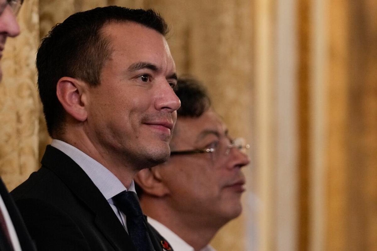 Presidente de Ecuador dice que Colombia es