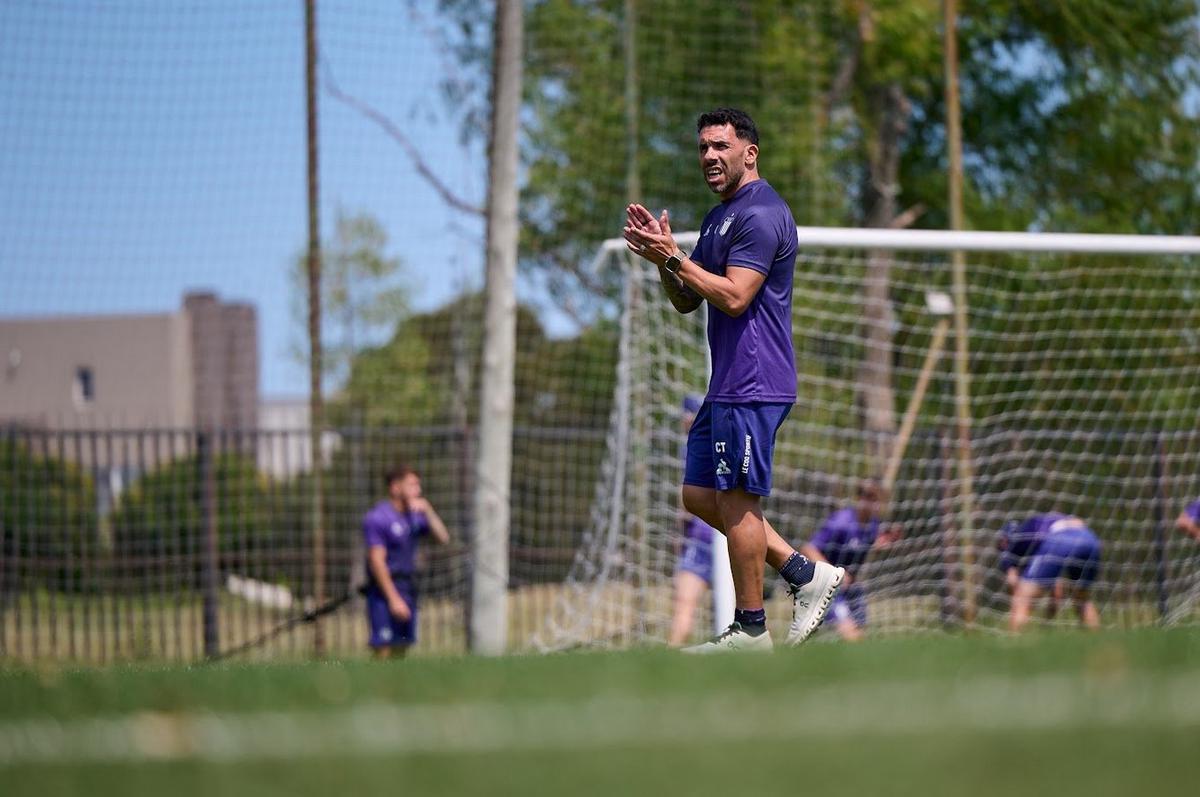 Carlos Tévez, en la pretemporada en Buenos Aires (Foto: @CATalleresdecba)