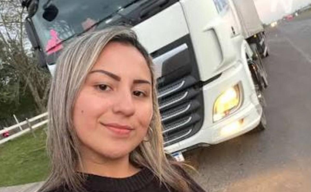 Nadia Espíndola rompió prejuicios y se convirtió en camionera.