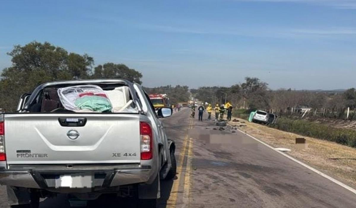 El violento choque ocurrió en la ruta 9 (Foto: Policía)