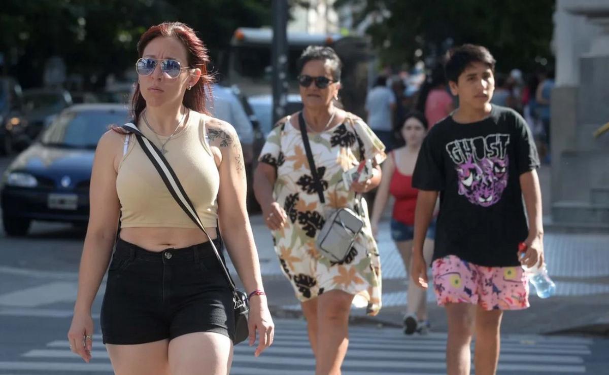 FOTO: Las temperaturas cálidas se instalan en Rosario y no se descartan nuevas lluvias.