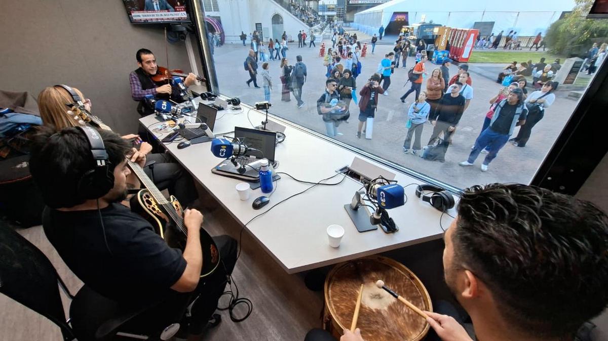 El músico santiagueño celebra la cultura argentina en un escenario emblemático