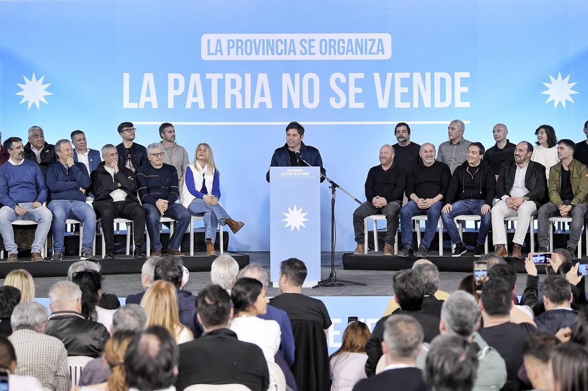 FOTO: Axel Kicillof durante el plenario en Mar Chiquita.