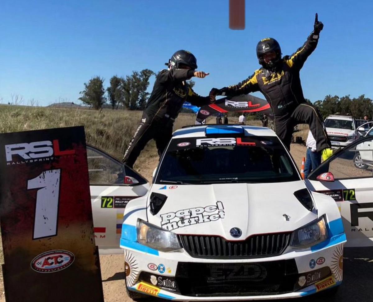 FOTO: Alonso y Monasterolo dan rienda suelta a la alegría, tras la victoria