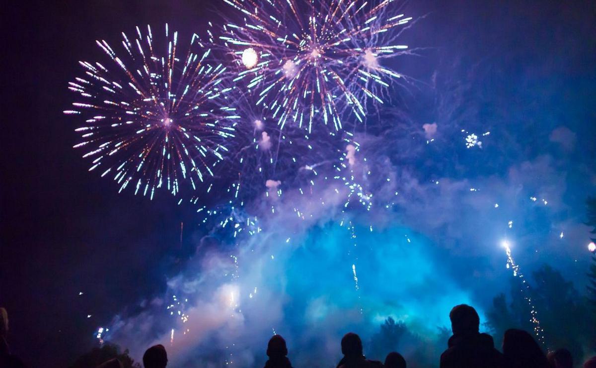 FOTO: Fuegos artificiales y pirotecnia: balance de ventas y debate por el uso. 