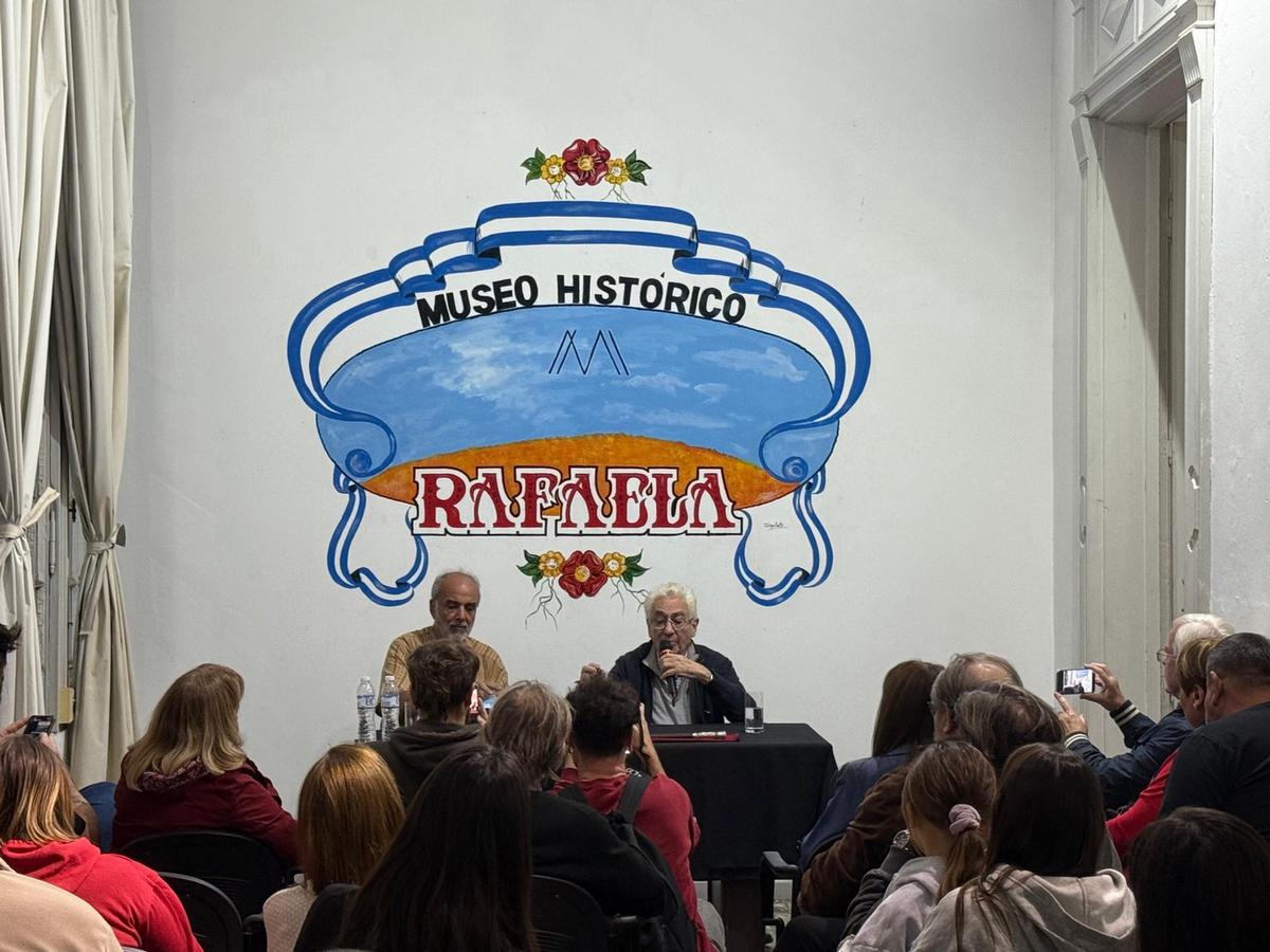 Pallarols llegó a Rafaela con el cáliz para el Papa León XIV y pidió por la paz.