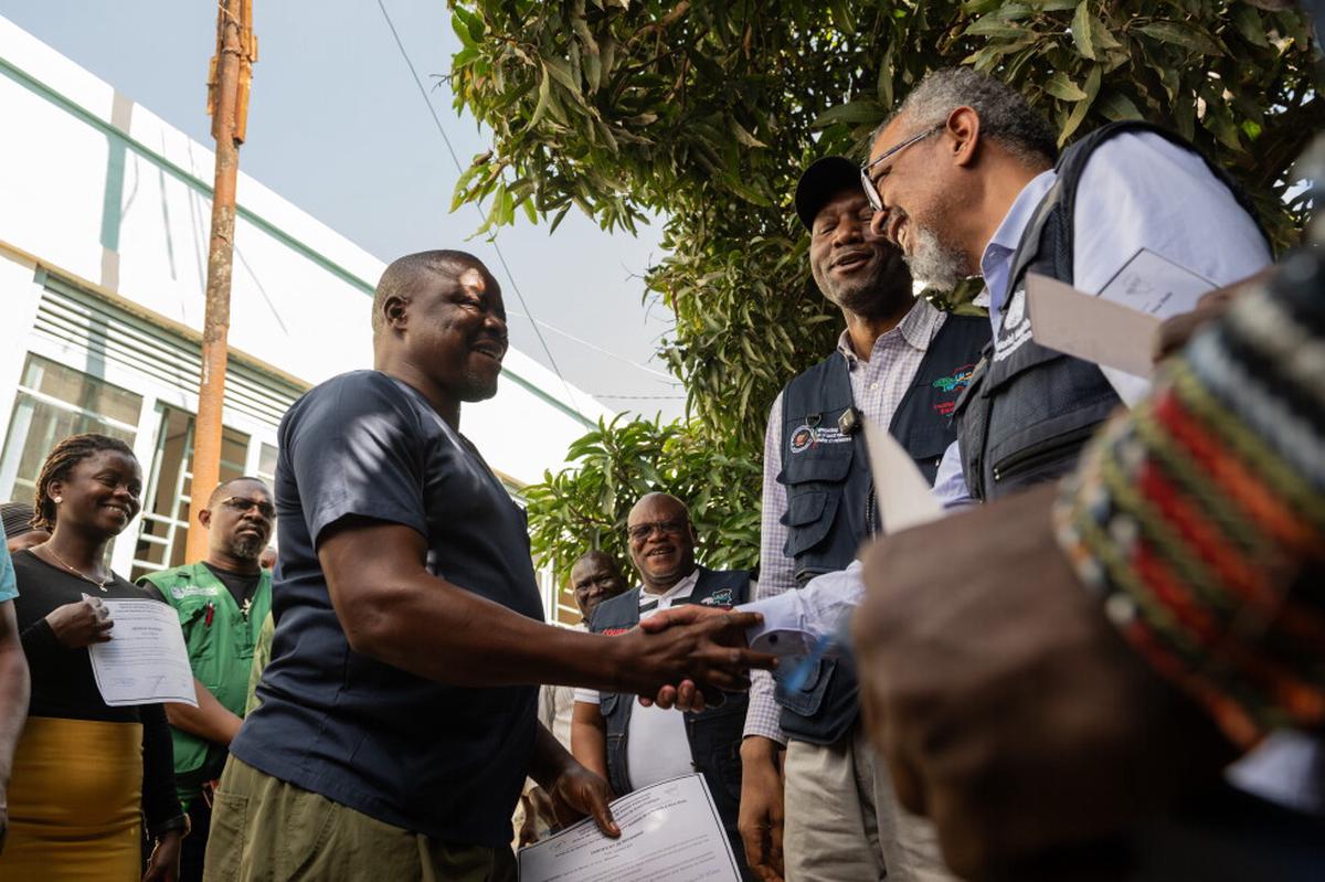 Sobrevivientes del ébola relatan su experiencia; hay casi 300 casos confirmados en el Congo