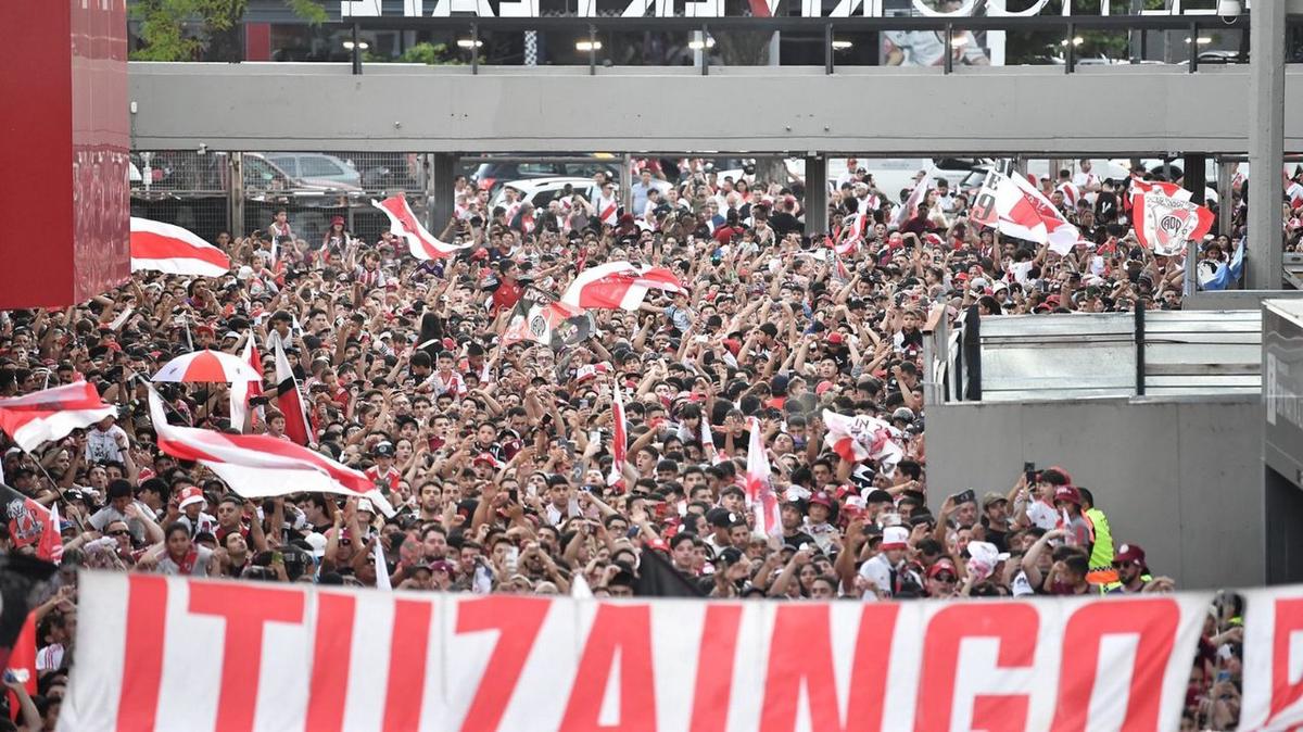 FOTO: La hinchada de River copó el 