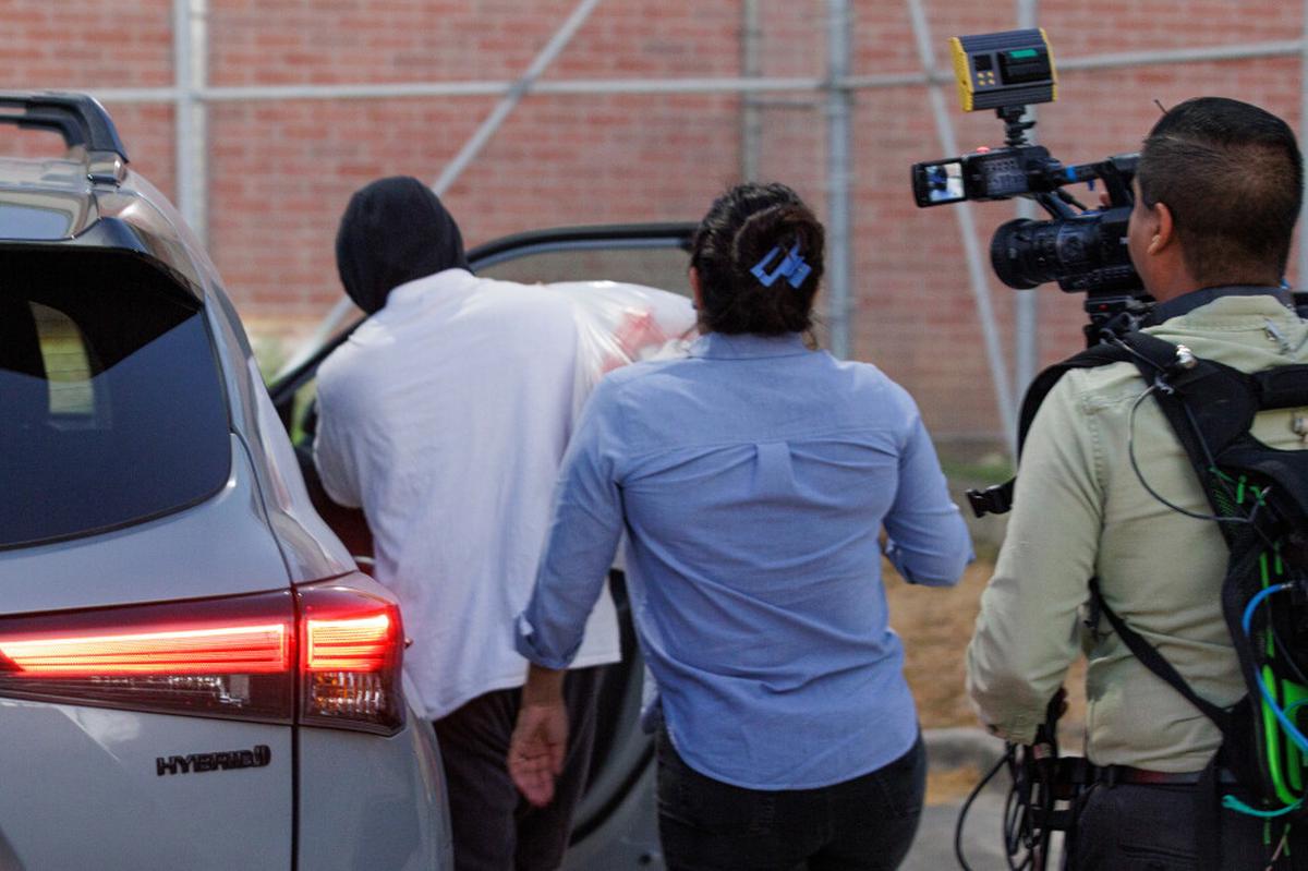 Agente de ICE acusado por tiroteo en Minneapolis queda libre en Texas tras rechazo de extradición
