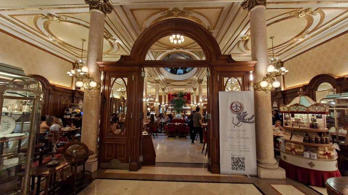 La Confitería La Ideal, un ícono de Buenos Aires.