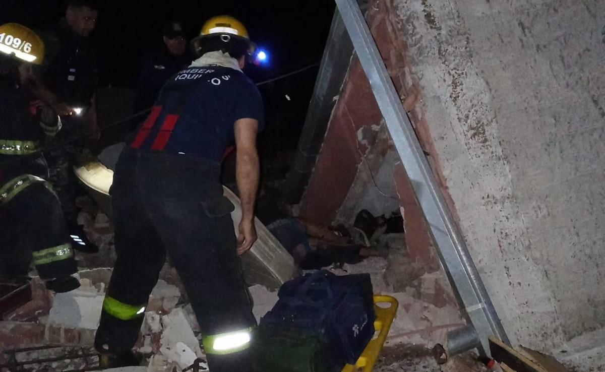 Explosión de garrafa en Unquillo deja a hombre gravemente herido y su casa en ruinas