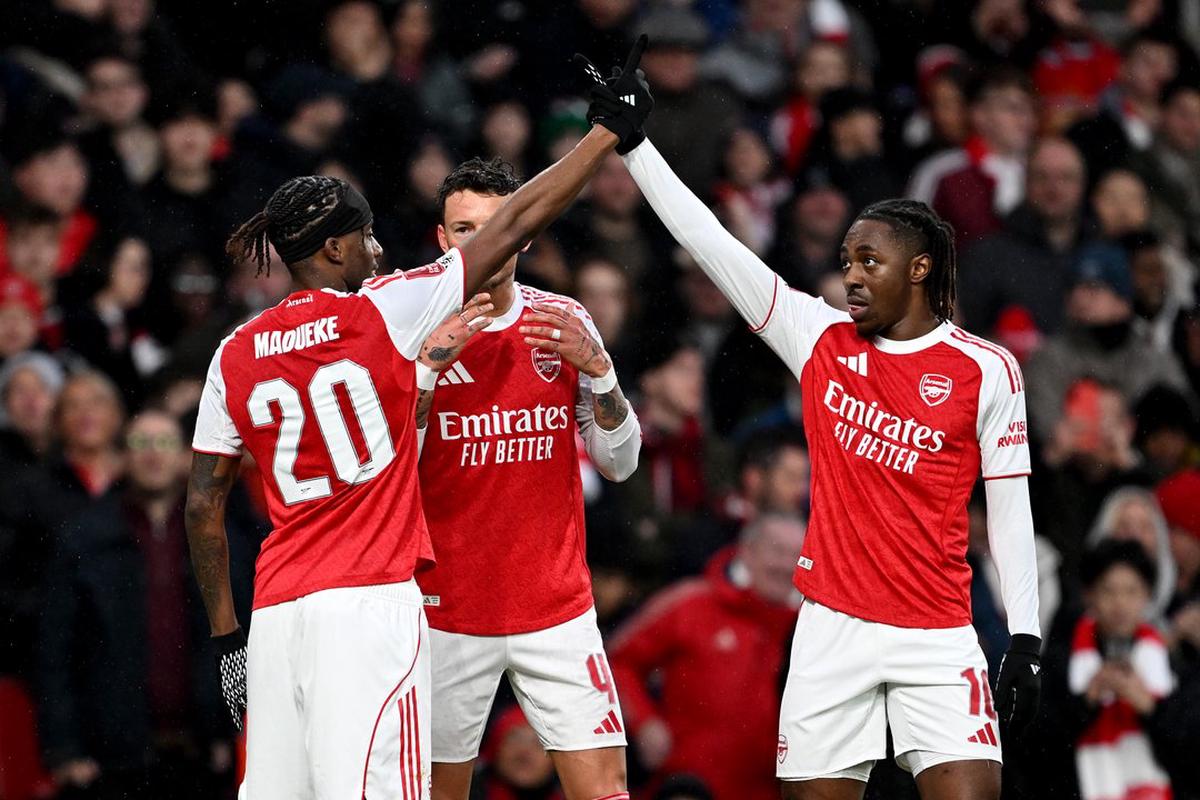 Noni Madueke y Eberechi Eze festejan el primer gol. Foto: Agencia NA (@Arsenal)