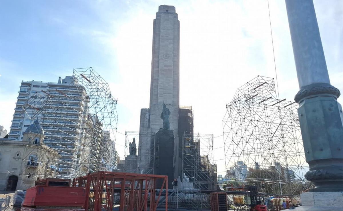 Rosario: obras en la zona del Monumento, calles cortadas y tránsido reordenado. 
