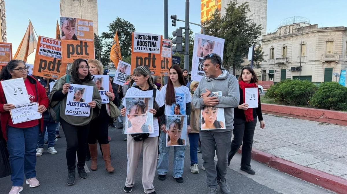 La familia de Agostina marchó en Córdoba reclamando justicia. (Foto: C3)