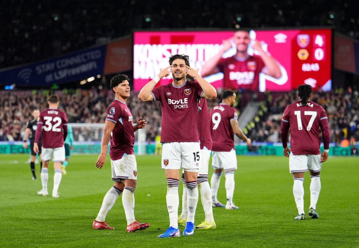 West Ham enciende el 2do tiempo, vence a Wolves y manda a Tottenham a zona de descenso