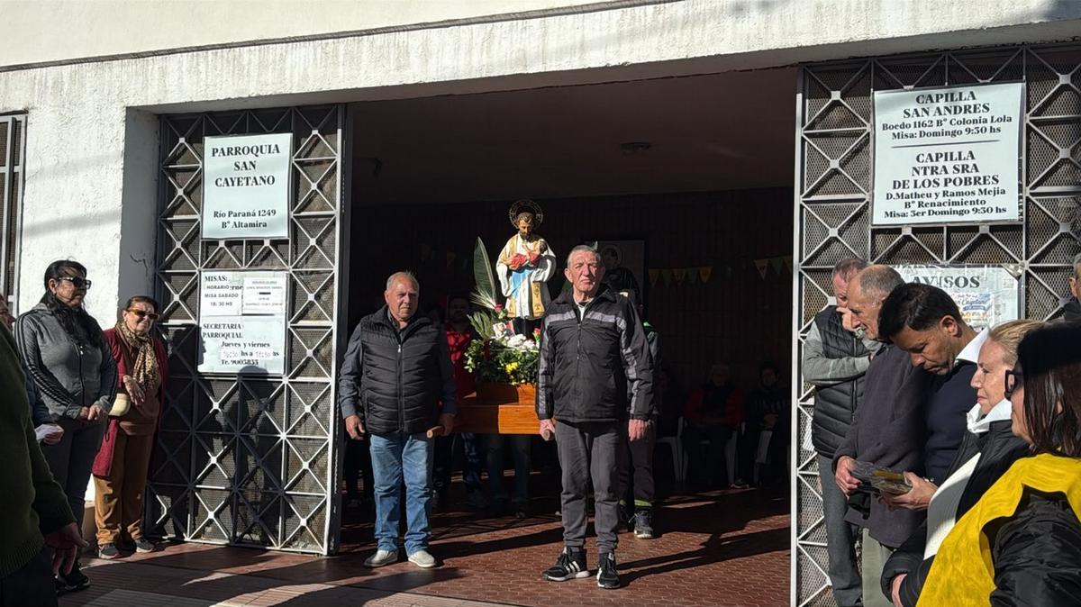 Fieles se congregan para rendir homenaje al santo patrono del pan y del trabajo.