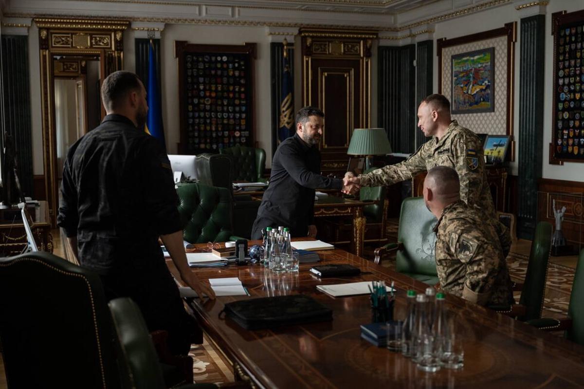 Zelenskyy destituye al jefe militar tras protestas y nombra a un reemplazo