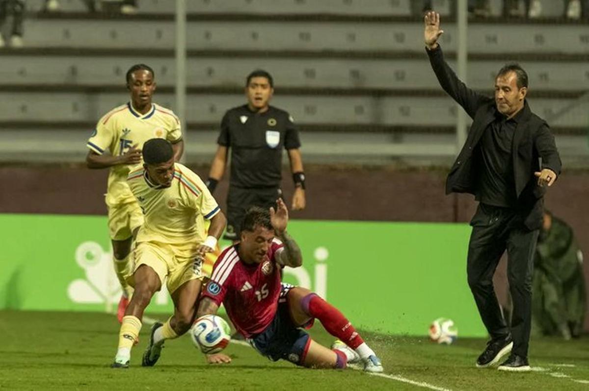 Batista no es más el DT de Costa Rica
