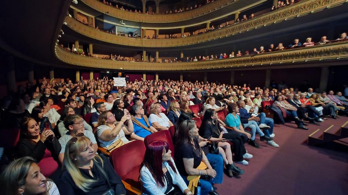 El Teatro Real, lleno en el festejo de Cadena 3 por San Jerónimo.