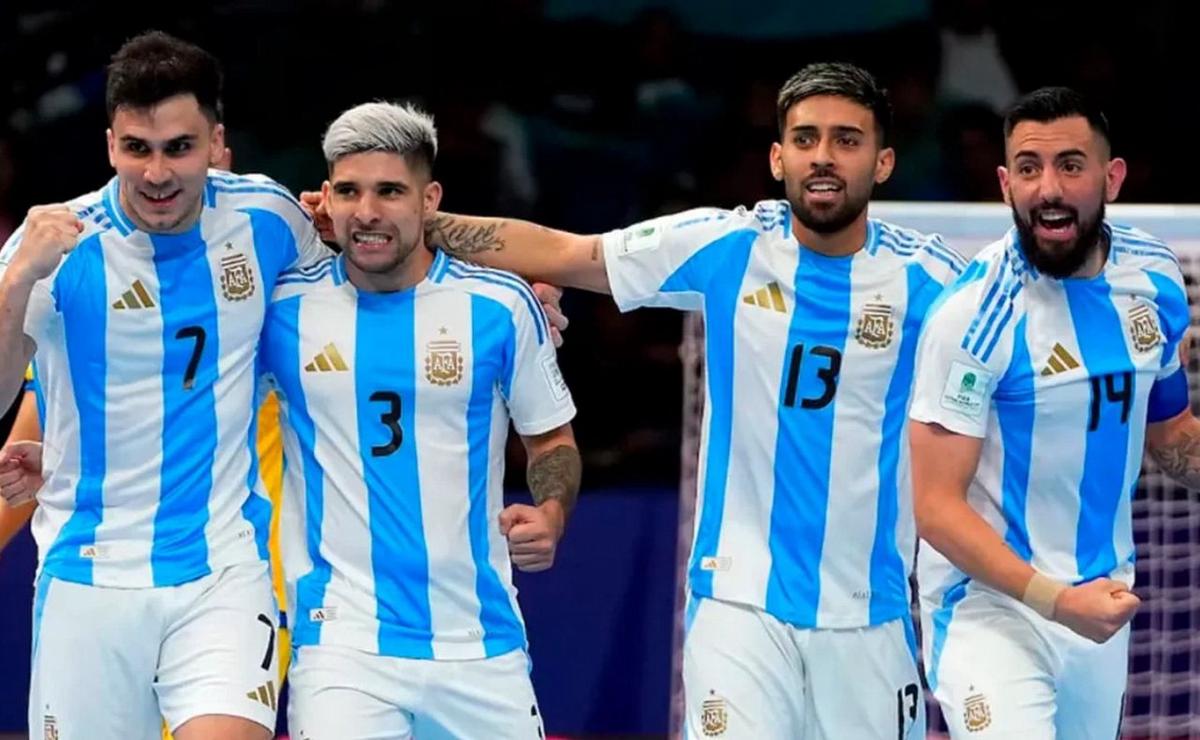 FOTO: Argentina enfrenta a Brasil en la final del Mundial de Futsal. (Foto:NA)