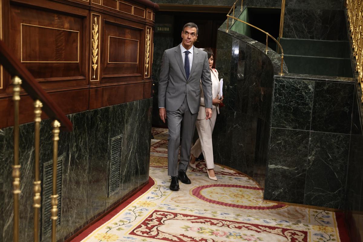 El presidente del gobierno de España convoca elecciones anticipadas ante crisis de vivienda