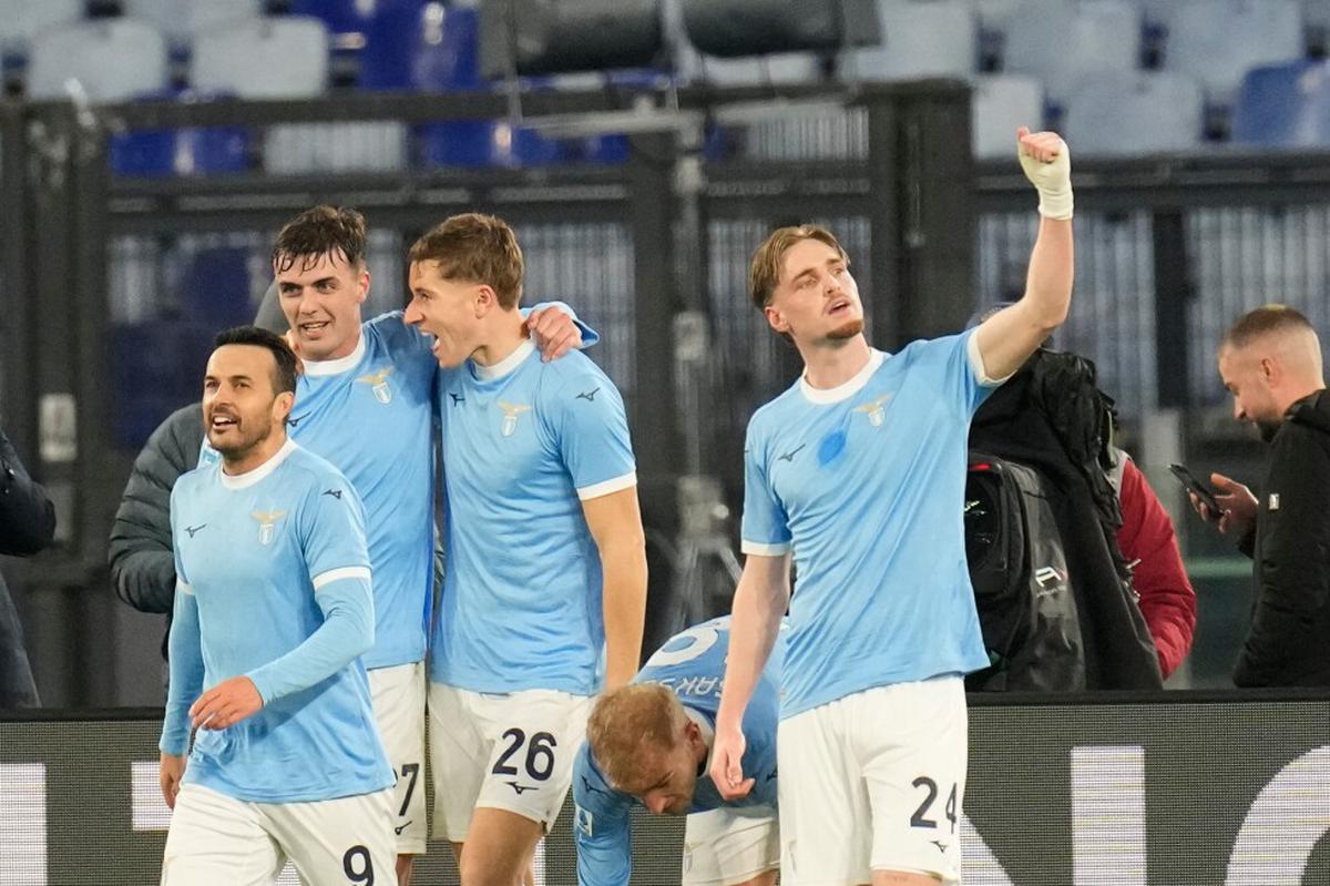 Lazio supera al Genoa en la Serie A con penal en el tiempo añadido de Cataldi