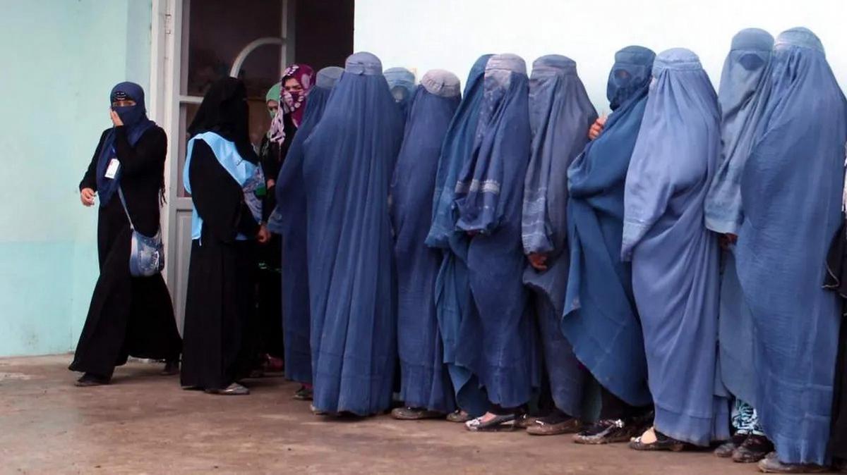 Los talibanes prohibieron el acceso de las mujeres a los parques