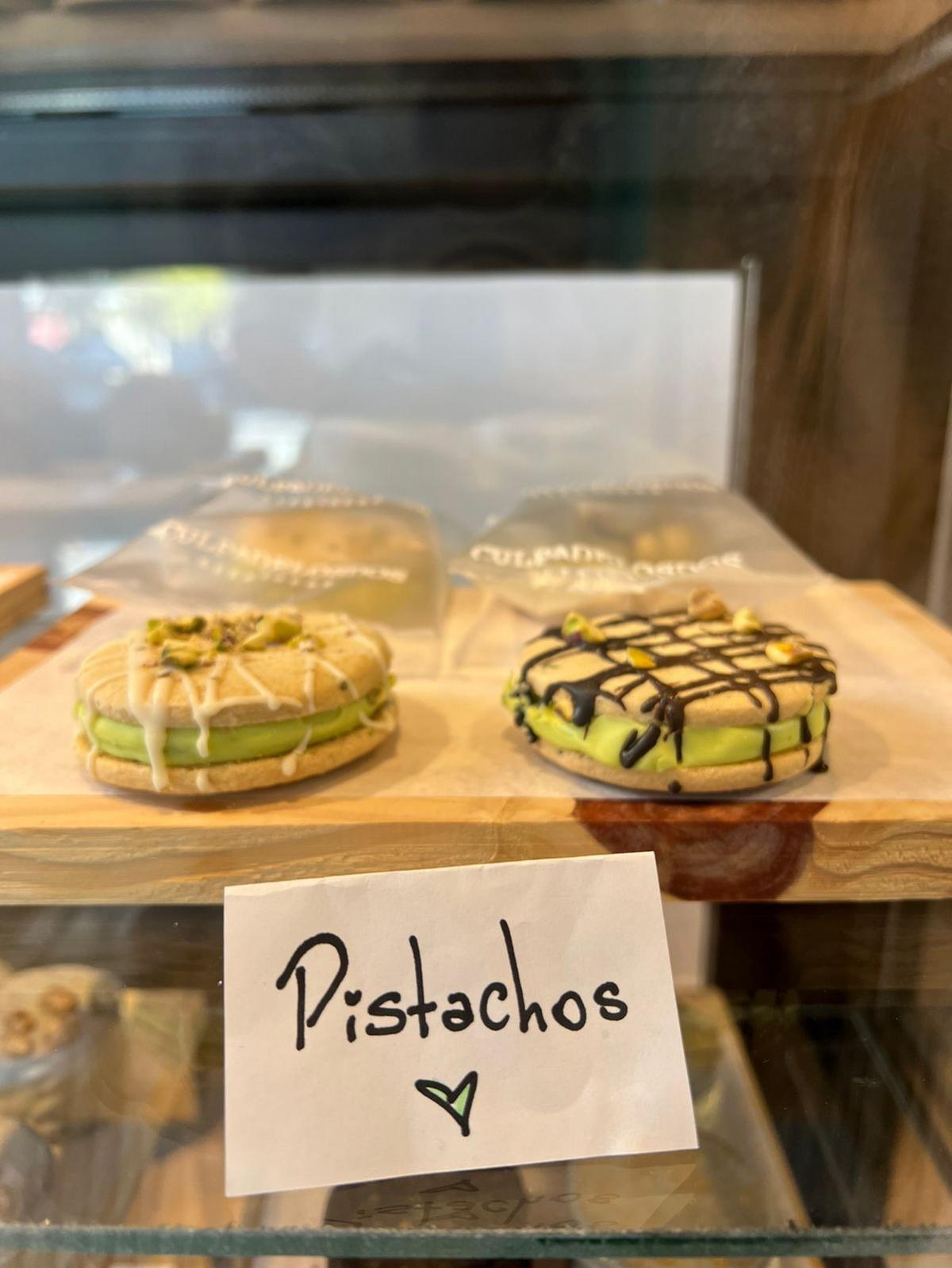 FOTO: De preparar alfajores en la cocina de un departamento a cinco locales en Córdoba