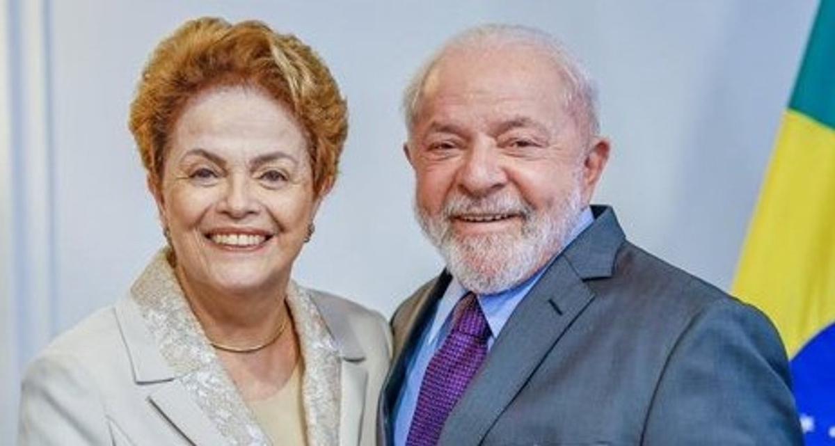 Dilma Rousseff junto a Lula.