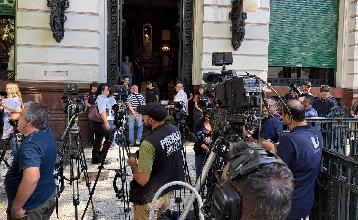 FOTO: Último adiós a Jorge Lanata en la Casa de la Cultura de Buenos Aires. (NA)