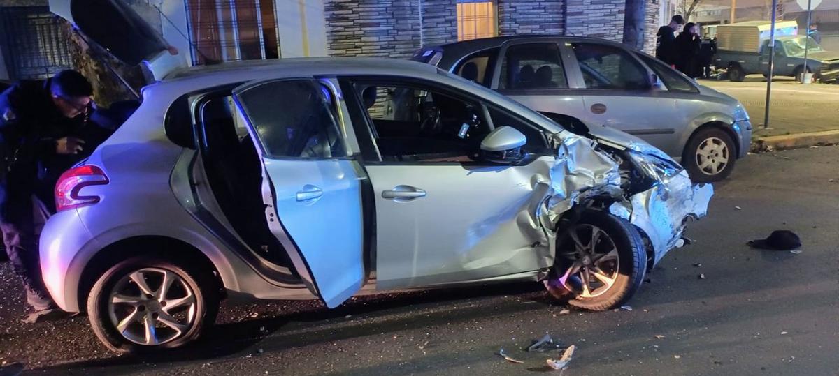 Choque en Floresta: cuatro delincuentes y un policía resultan heridos tras persecución