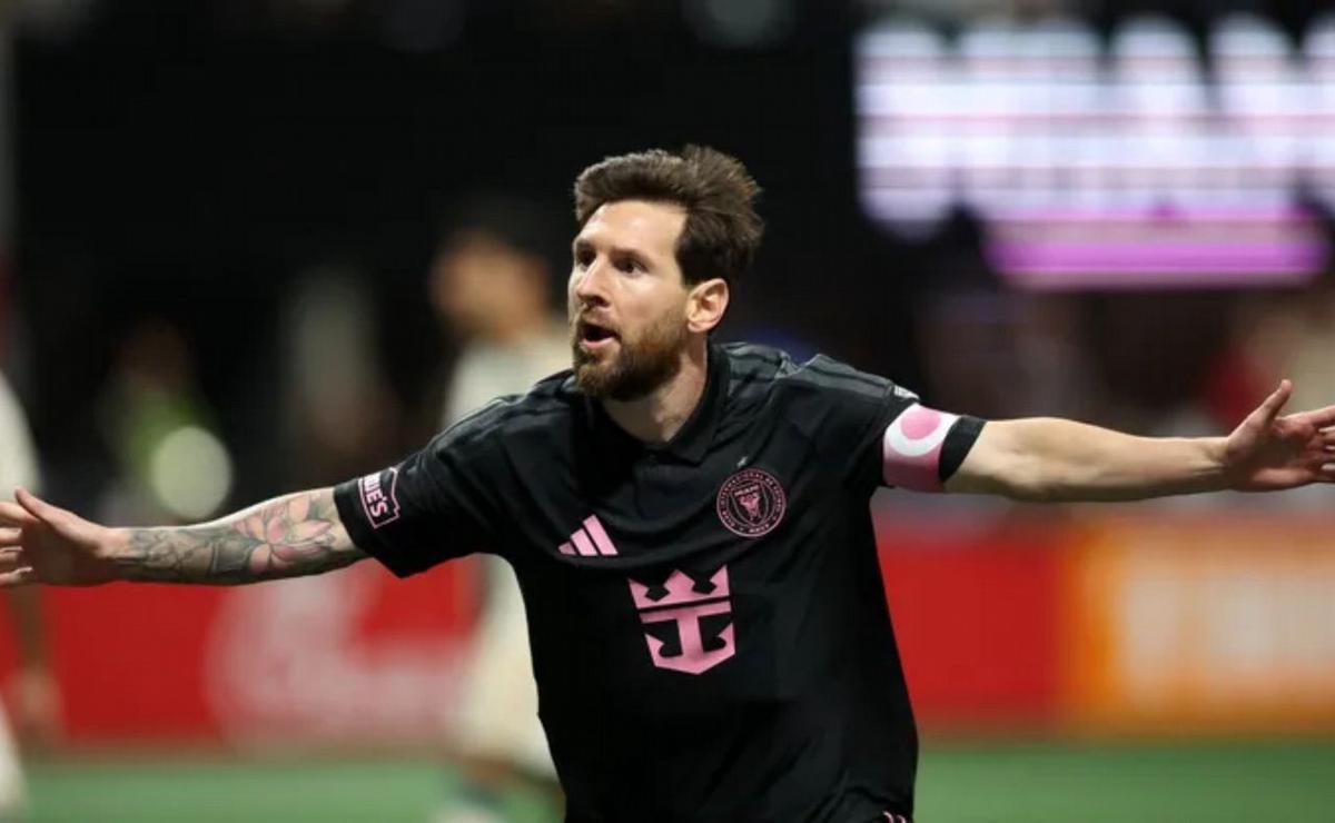 Messi festeja uno de sus dos goles ante Atlanta United.