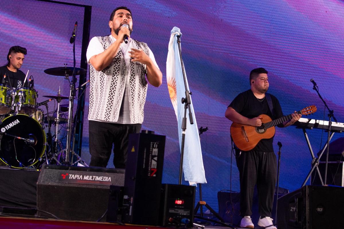 FOTO: Más de 10 mil personas en la noche previa del Festival de Jesús María.