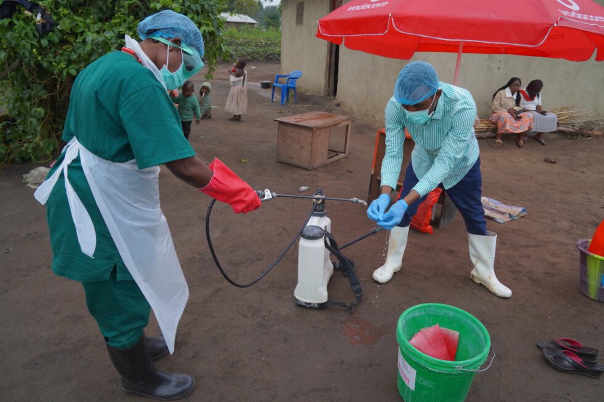 Brote de ébola en el Congo empezó meses antes de declararse, dice OMS