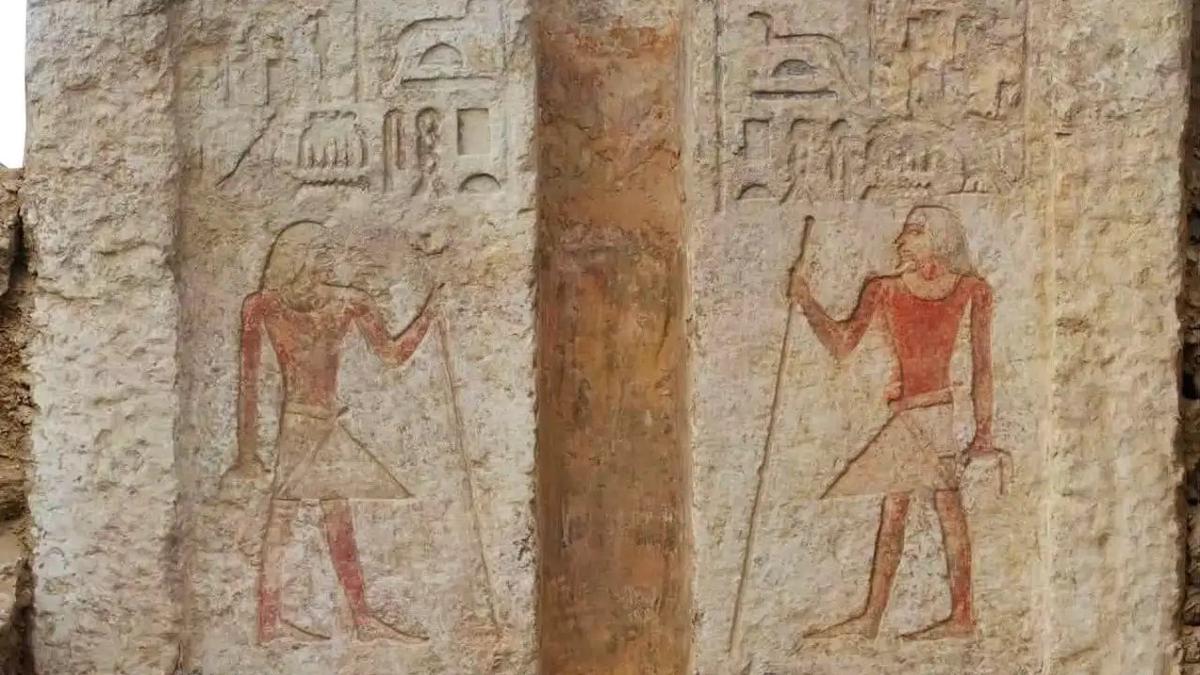 Jeroglíficos en la puerta falsa de la tumba de Sekhentio-Ptah.