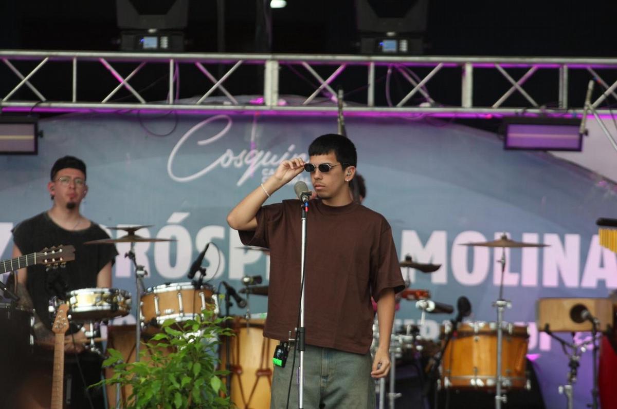 Milo J en la plaza Próspero Molina. (Foto: Daniel Cáceres)