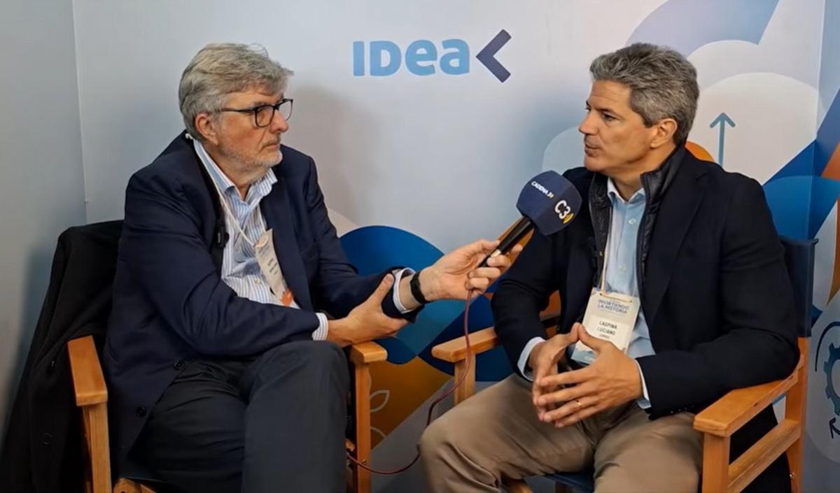 El economista Luciano Laspina, entrevistado por Sergio Suppo en el Coloquio de IDEA.