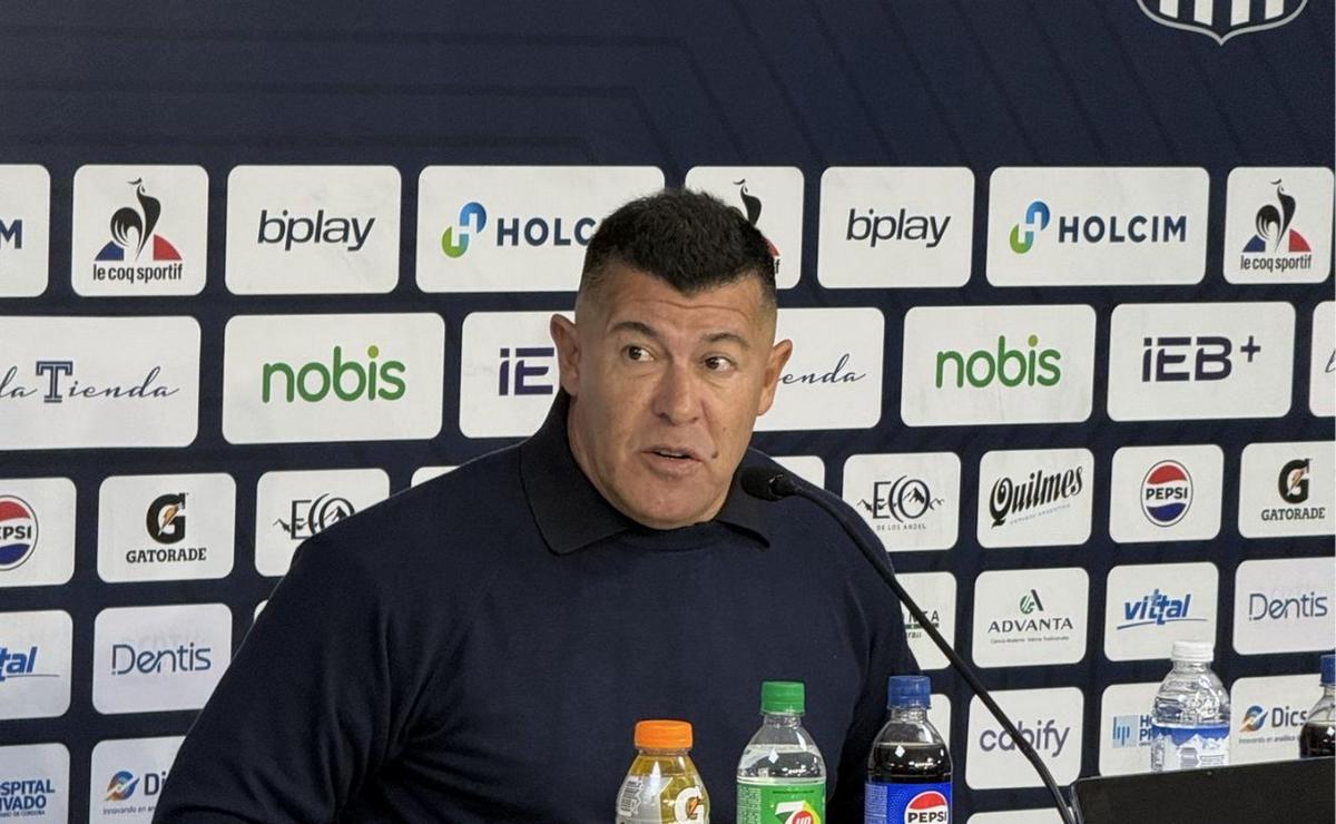 Jorge Almirón, DT de Rosario Central.