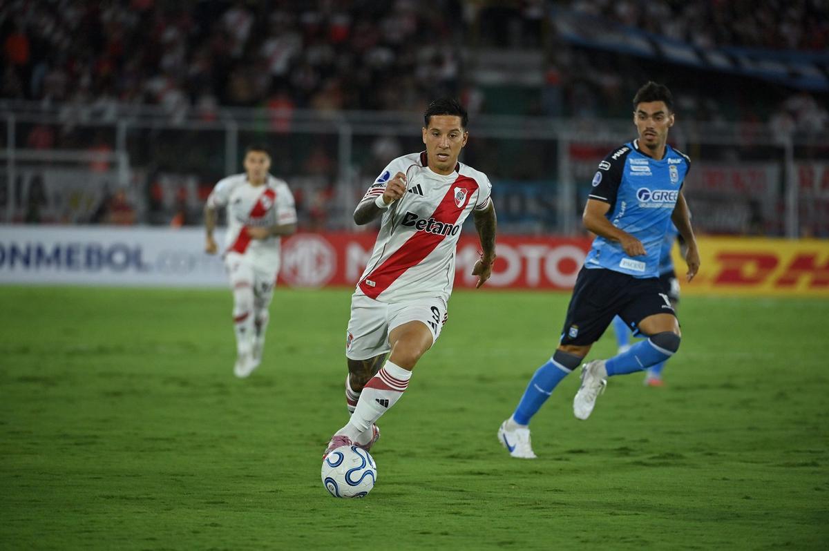 River visita al Blooming en Bolivia. (Prensa CARP)