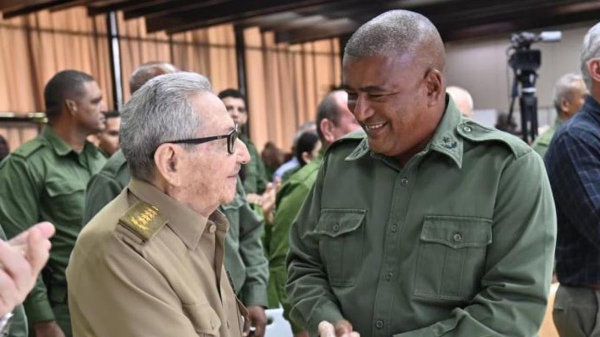 Raúl Castro, de 95 años, reapareció en un acto público luego de varios días de rumores sobre su estado de salud.