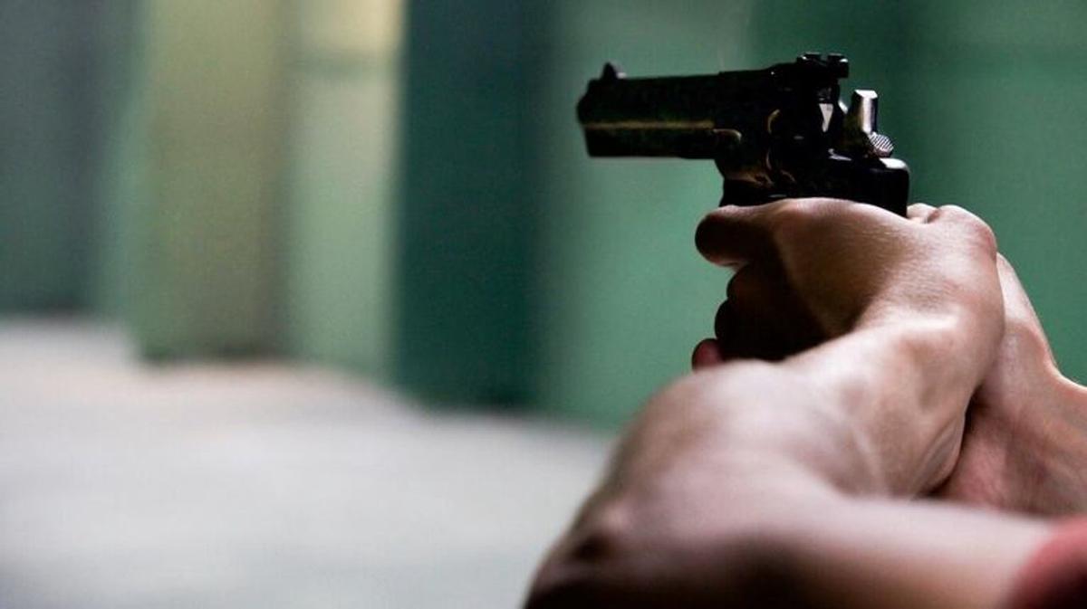 Anulan condena a policía que disparó a su pareja embarazada y la dejó discapacitada